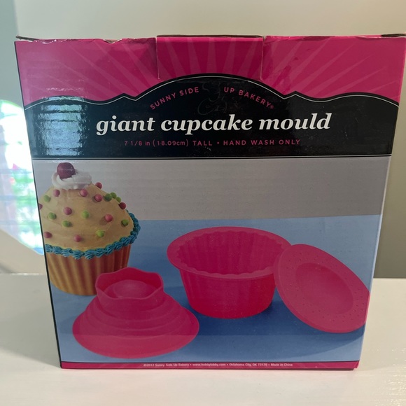 Giant CupCake Mold - Picture 2 of 3